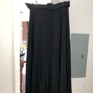 Zara Brand new belted pleated skirt